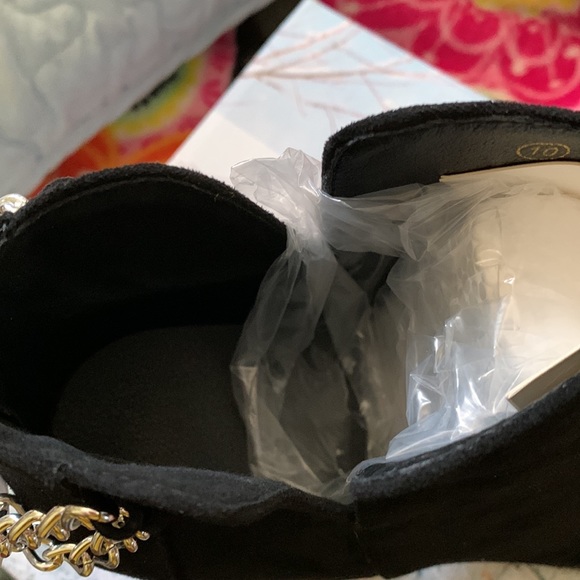 Brand New Black Boots size 10 with back zipper and chains - Picture 5 of 9